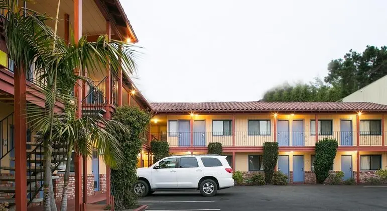 La Luna Inn
