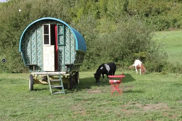 La maison du bonheur - les roulottes - Öne Çıkan Resim