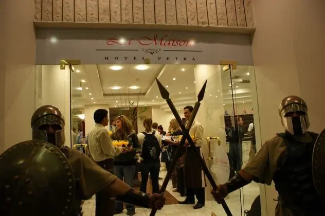 La Maison Hotel Petra - Dış Mekan