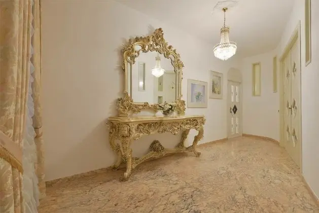 Hotel La Marina - İç Mekan