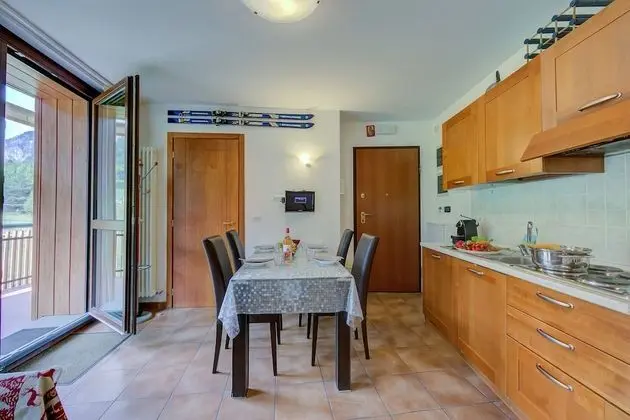 La Marmotta Campo Smith On The Ski Slope - Mutfak