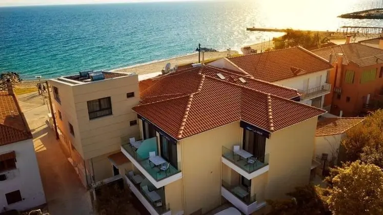 La Mer Apartments