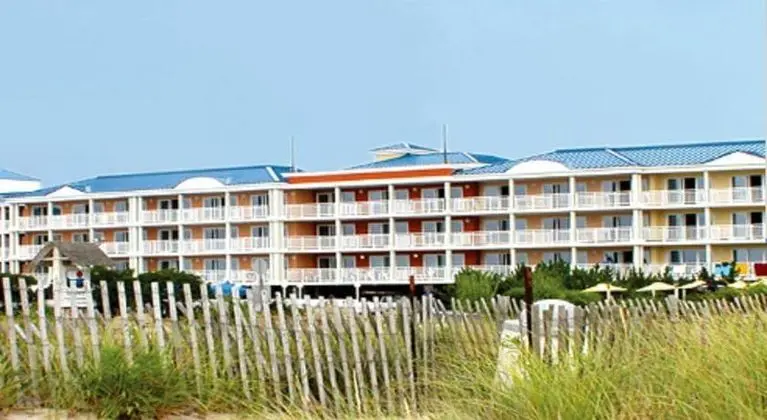 La Mer Beachfront Inn