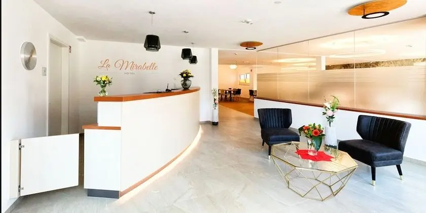 Hotel La Mirabelle - Lobi