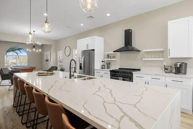 LA Mirada Modern Luxury Pool Retreat - Full Kitchen Jacuzzi 4 Bedrooms Trails Parks - Oda