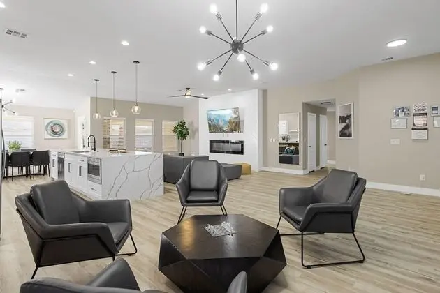 LA Mirada Modern Luxury Pool Retreat - Full Kitchen Jacuzzi 4 Bedrooms Trails Parks - Oda