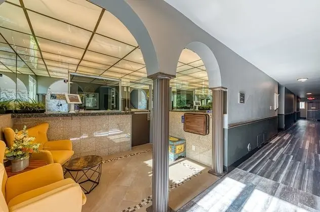 La Mirage Inn - Hollywood - İç Mekan
