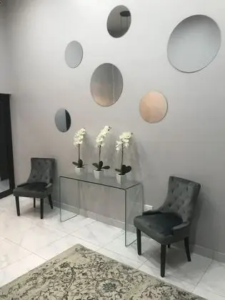 La Orchard Hotel - Lobi