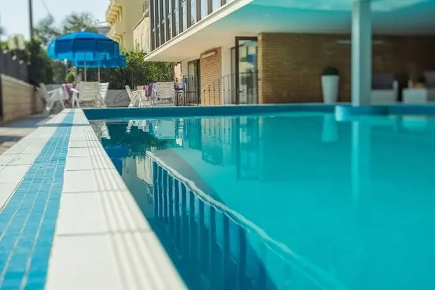 Hotel La Pace - Havuz