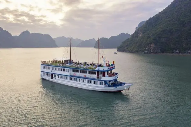 La Paci Cruises