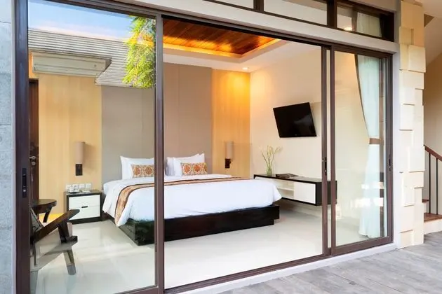 LA PARADIS VILLAS PERERENAN
