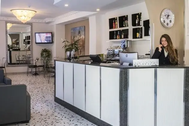 La Pergola - Lobi