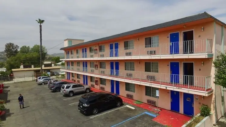 La Petite Rouge Motel - Dış Mekan