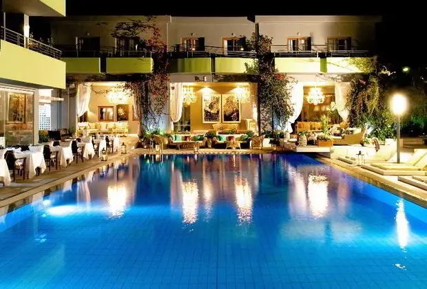 La Piscine Art Hotel - Havuz
