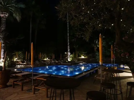 Hotel La Piscine - Havuz