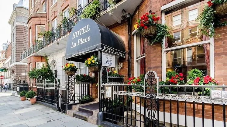 La Place Hotel