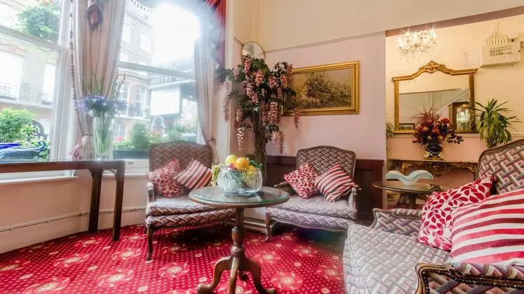 La Place Hotel - Lobi