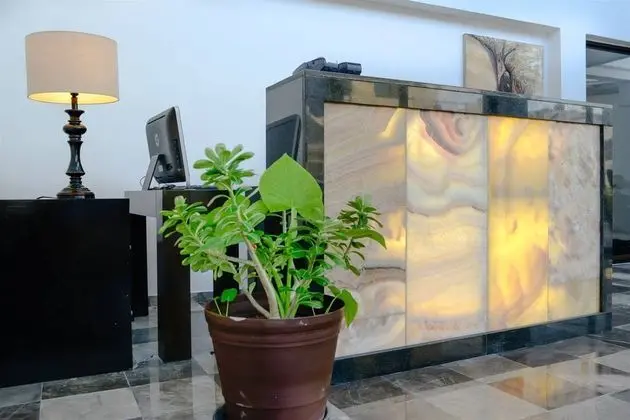 La Playa Condo Hotel - Lobi