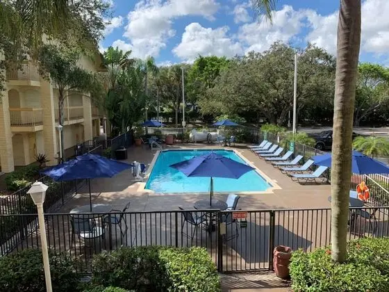 La Quinta Inn Deerfield Beach i-95 at Hillsboro E