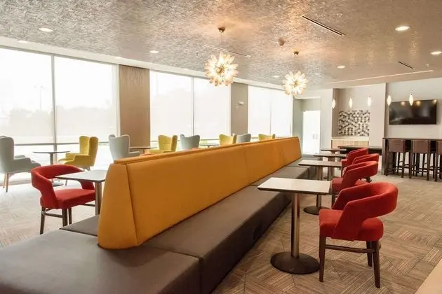 La Quinta Inn & Suite by Wyndham Lake City - Lobi