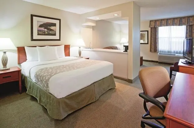 La Quinta Inn & Suites Appleton-College Avenue