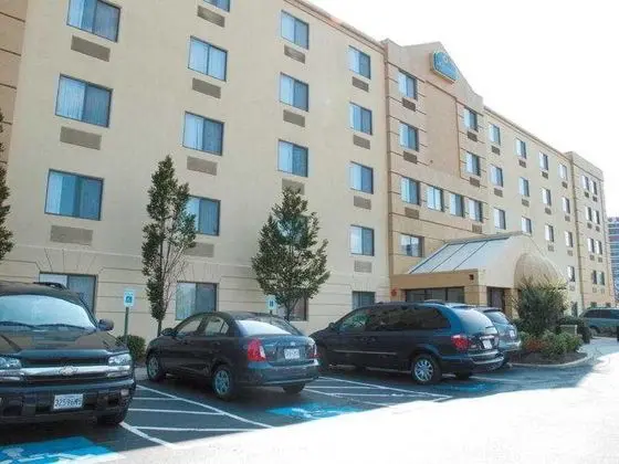 La Quinta Inn & Suites Baltimore BWI Airport 2045
