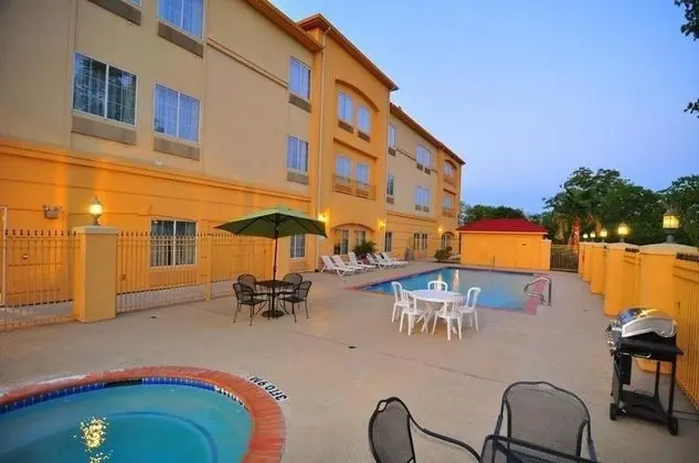 La Quinta Inn & Suites Brookshire