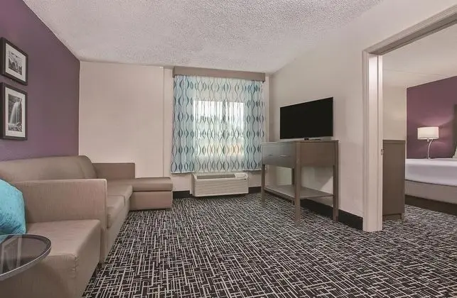 La Quinta Inn Suites Chattanooga East Ridge