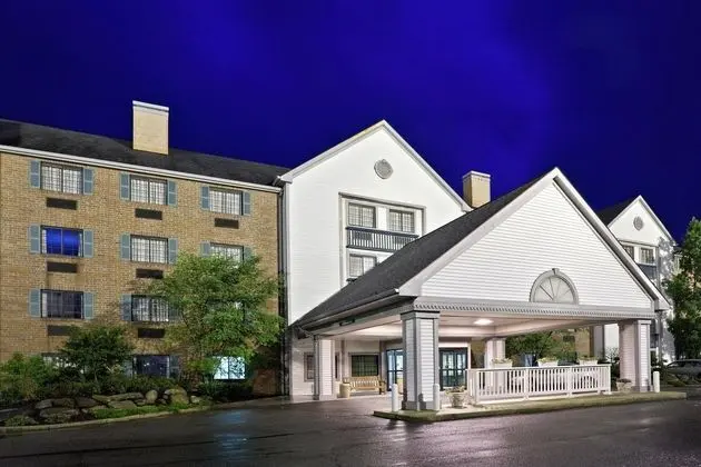 La Quinta Inn & Suites Cleveland Macedonia