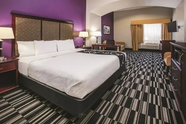 La Quinta Inn & Suites Dallas South-DeSoto