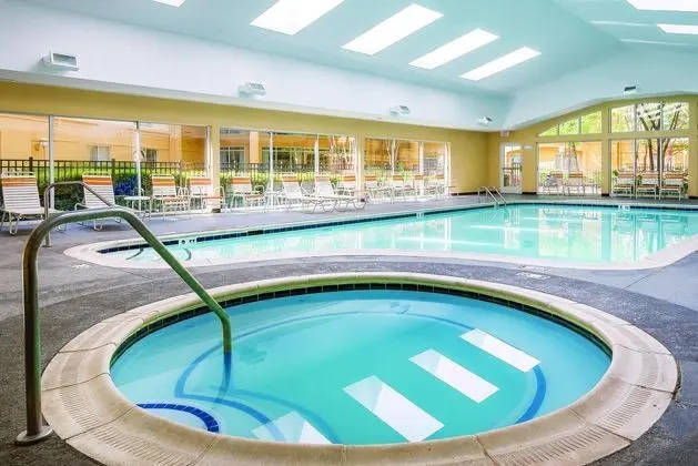 La Quinta Inn & Suites Durham / Chapel Hill - Havuz