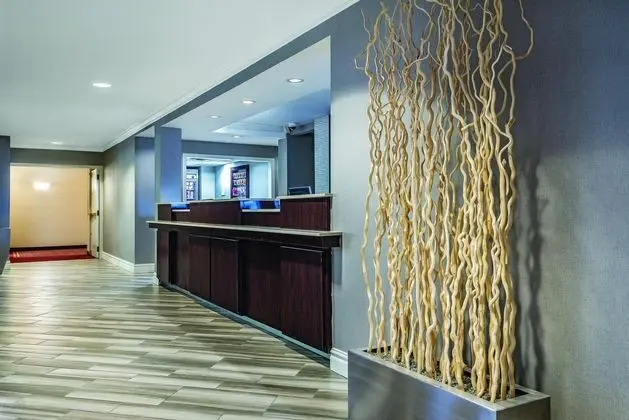 La Quinta Inn & Suites Durham / Chapel Hill - Lobi