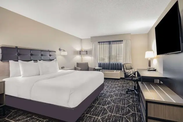 La Quinta Inn & Suites Evansville