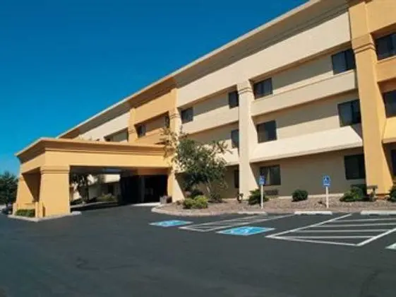 La Quinta Inn & Suites Harrisburg Airport/Hershey