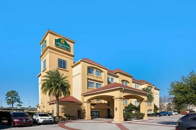 La Quinta Inn & Suites Houston Bush Airport