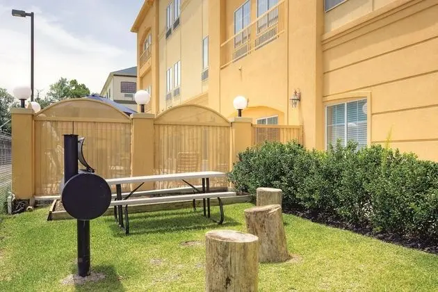 La Quinta Inn & Suites Houston New Caney