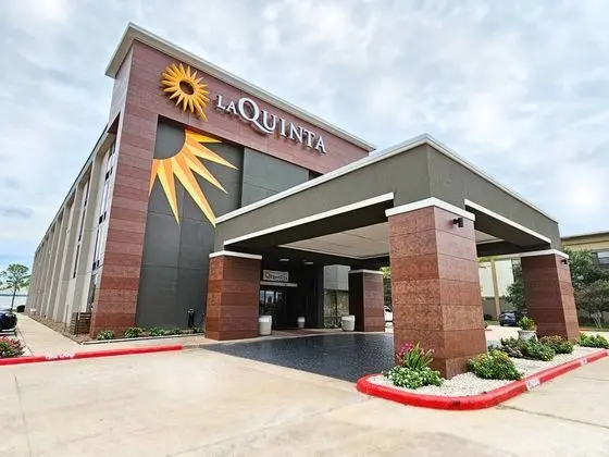 La Quinta Inn & Suites Houston Stafford Sugarland - Dış Mekan