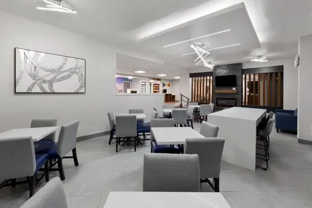 La Quinta Inn & Suites Houston Stafford Sugarland - Lobi