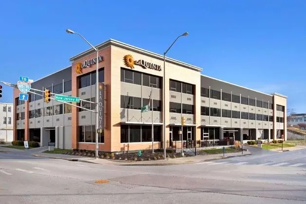 La Quinta Inn & Suites Indianapolis Downtown