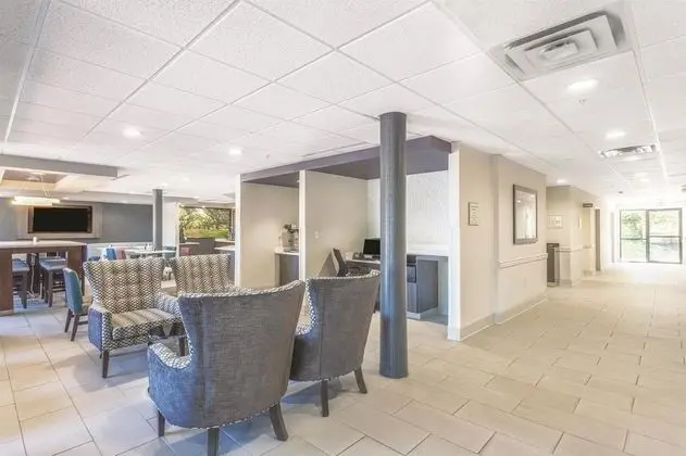 La Quinta Inn and Suites Jackson Airport