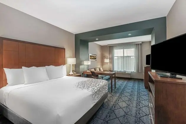 La Quinta Inn & Suites Kansas City Beacon Hill
