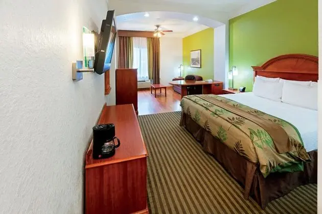 La Quinta Inn AND Suites Kingwood