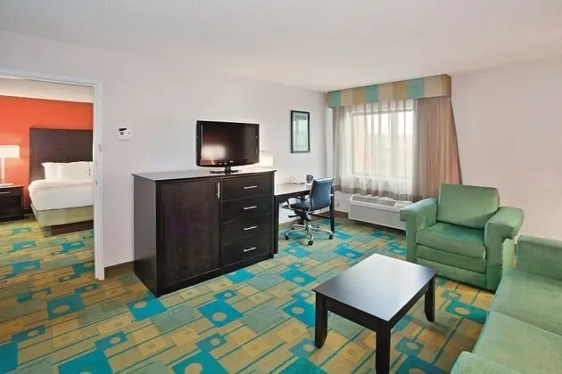 La Quinta Inn & Suites Mansfield