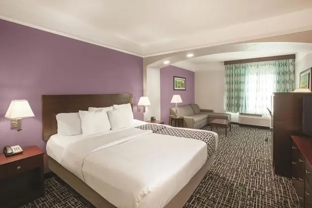 La Quinta Inn & Suites Mansfield