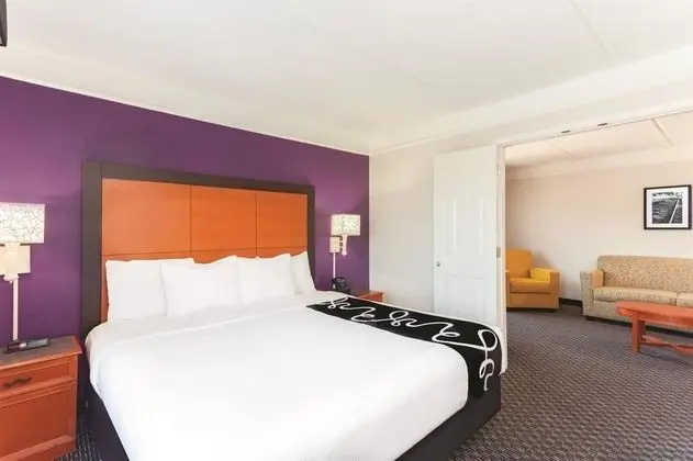 La Quinta Inn & Suites Myrtle Beach Broadway - Genel