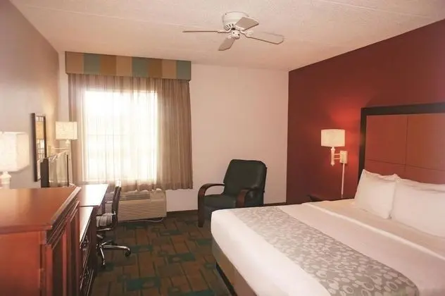 La Quinta Inn & Suites Naples Airport East I-75