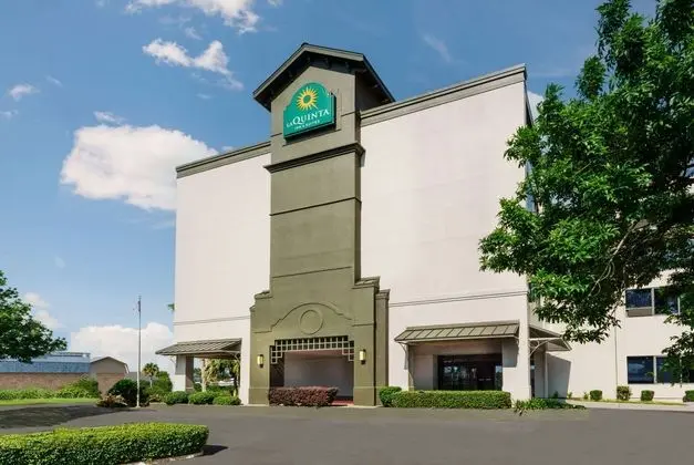 La Quinta Inn & Suites New Olreans Airport Kenner - Dış Mekan