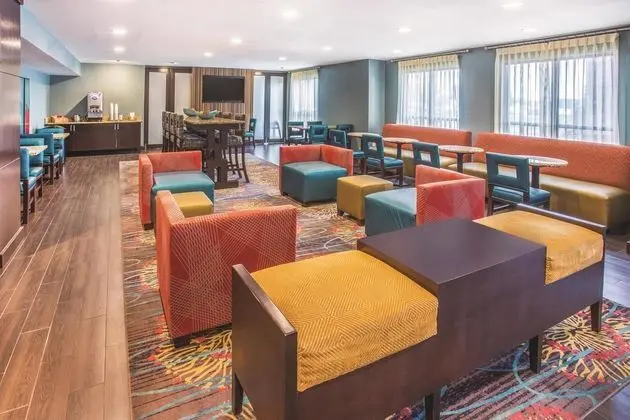 La Quinta Inn & Suites O'Fallon, IL - St. Louis
