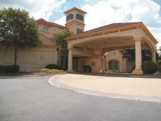 La Quinta Inn & Suites Raleigh Cary