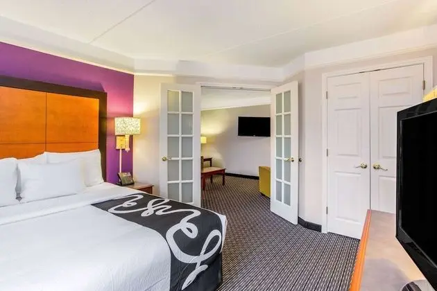 La Quinta Inn & Suites Raleigh - Durham Airport - Oda